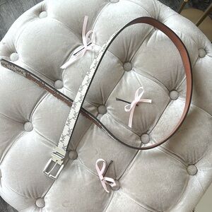 Michael Kors belt GREAT condition 💕✨